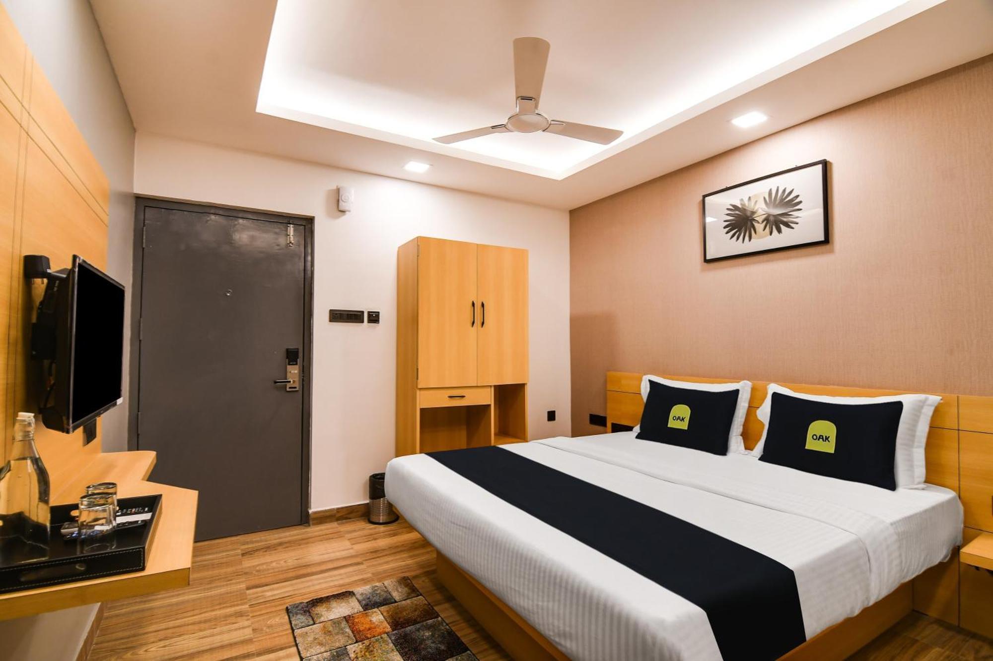 Super Townhouse Oak Sayhallo Ecstasy Бхубанешвара Экстерьер фото