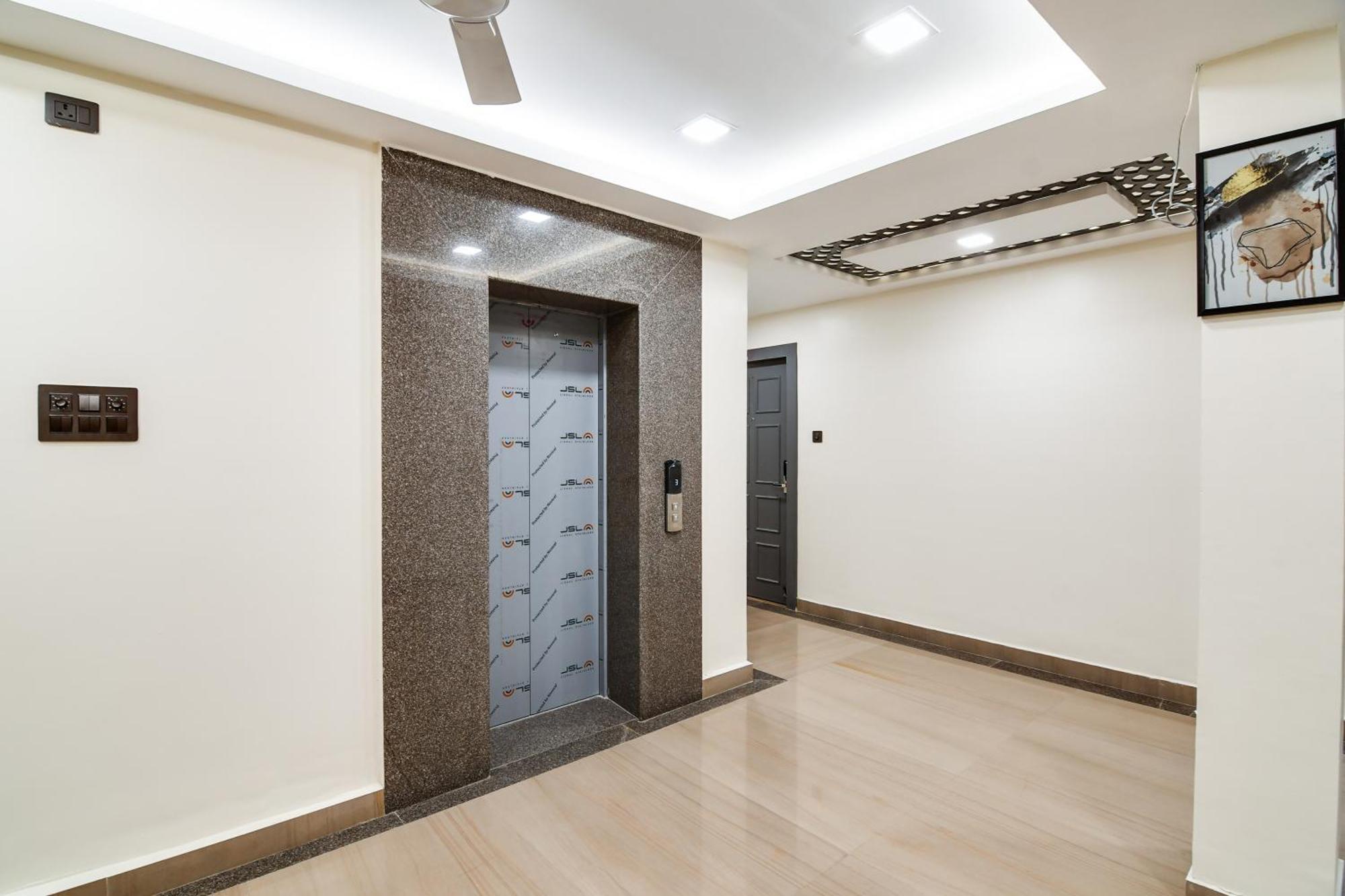 Super Townhouse Oak Sayhallo Ecstasy Бхубанешвара Экстерьер фото